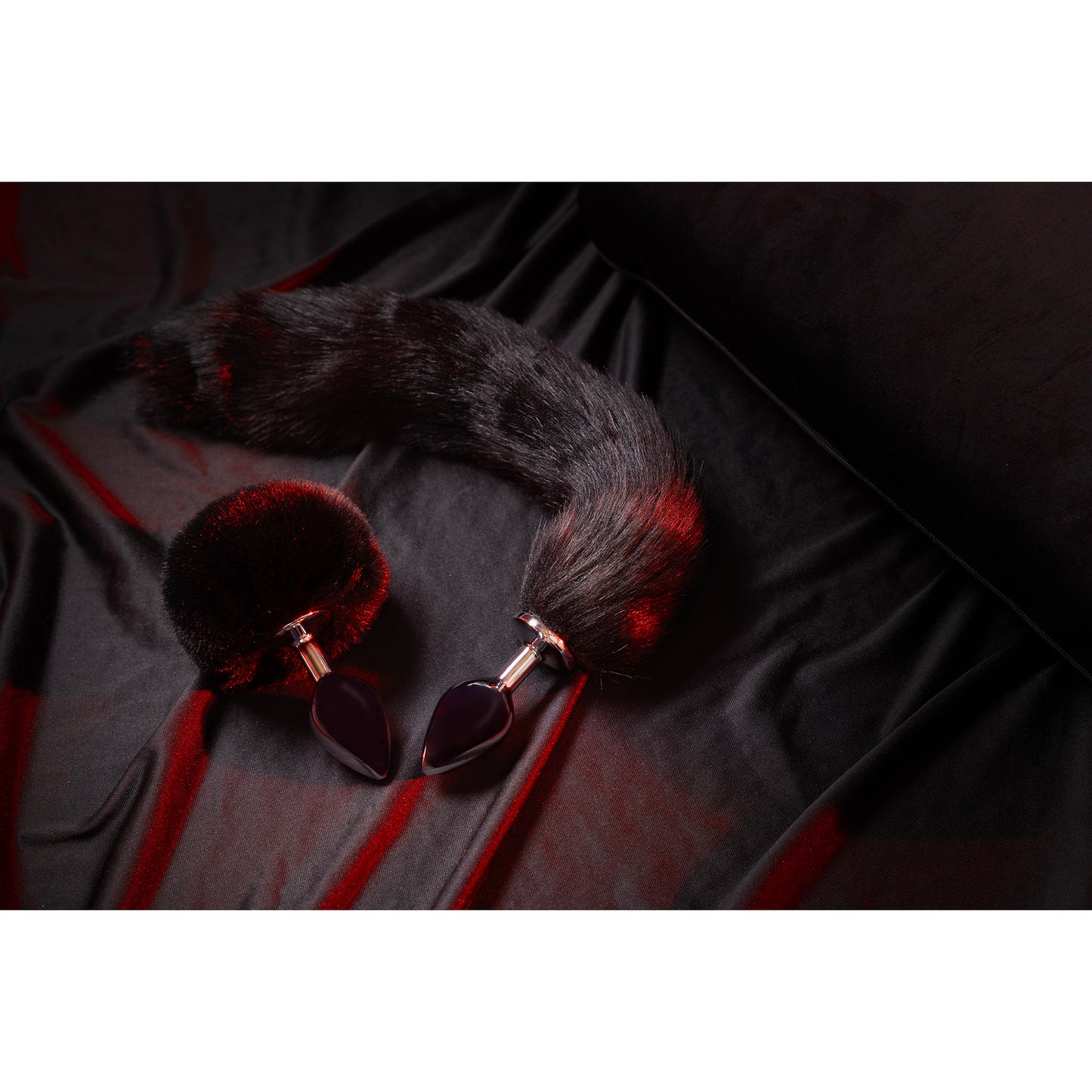 Ouch! Metalen Buttplug Met Lange Staart Zwart