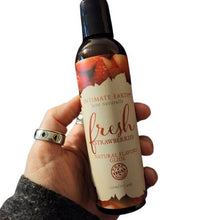 Afbeelding in Gallery-weergave laden, Intimate Earth Fresh Strawberries Glijmiddel 120 ml

