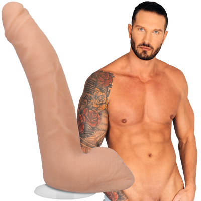Quinton James Realistic Ultraskyn Dildo 9.5 / 24 Cm